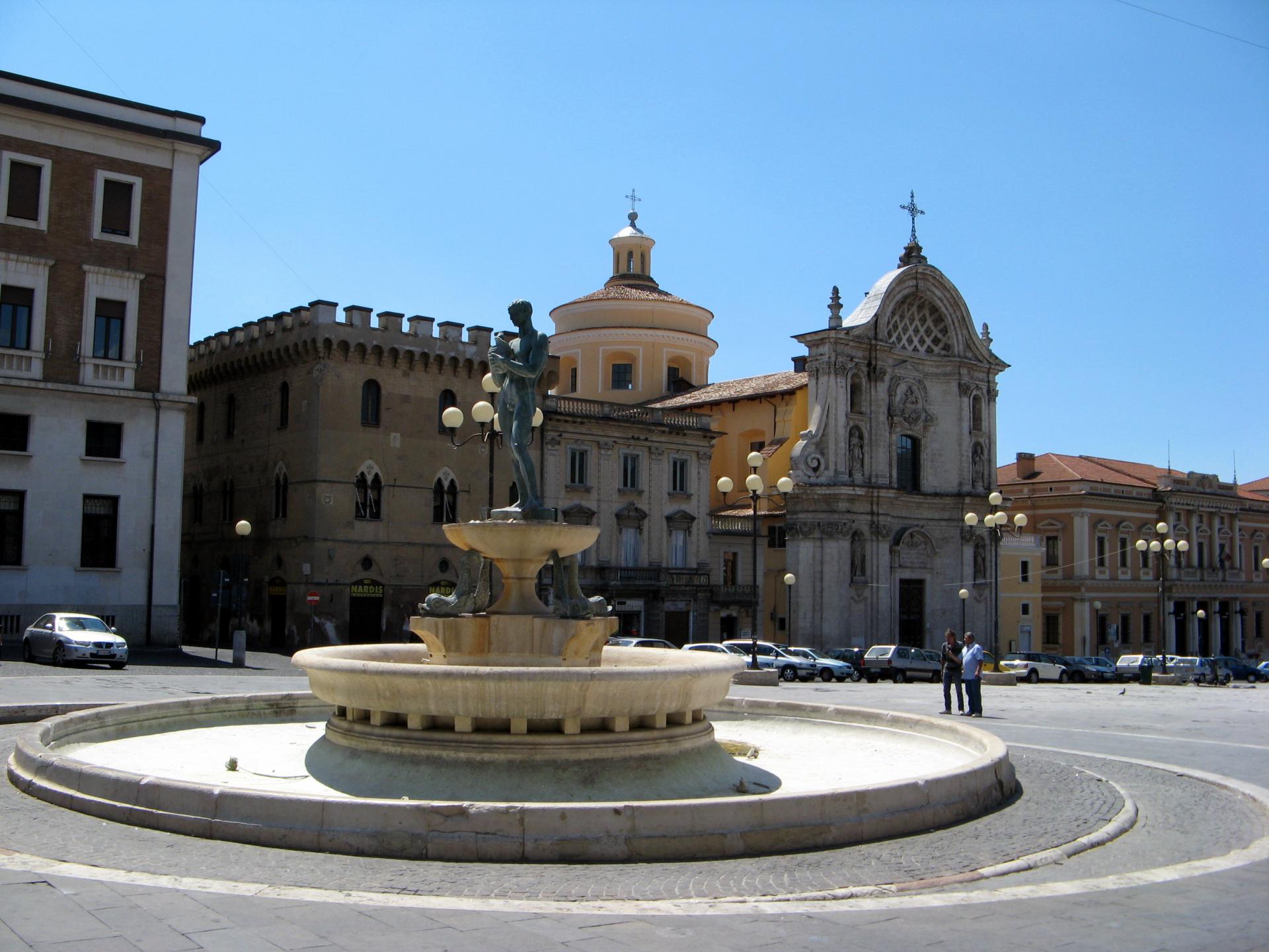 L'Aquila - VisItaly Maps